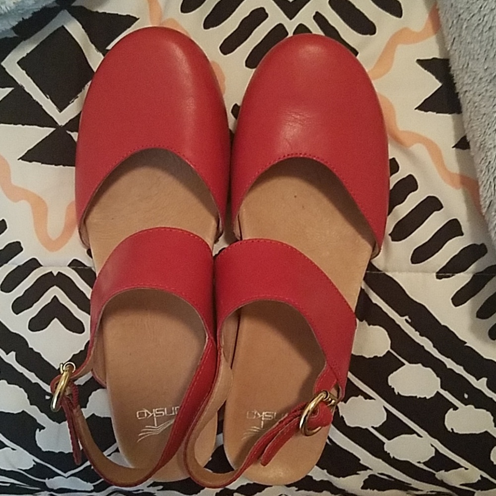 Womens Danskos